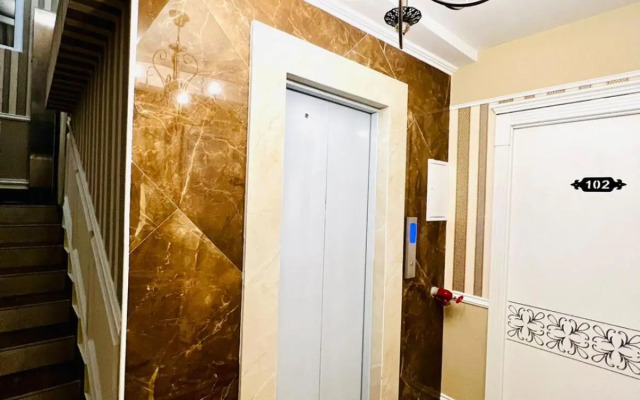 Modern Elegant Renovated Apartment, New Building, Chekhov stree