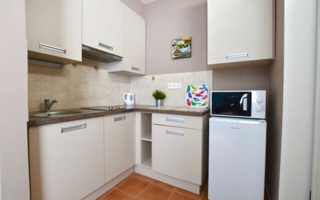 Standard Apartment by Hi5 - Garay