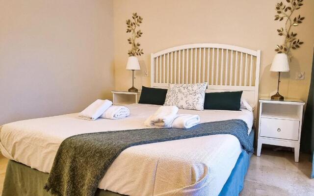 Spacious Renovated 1-Bedroom Apartment in Marbella Center with Parking