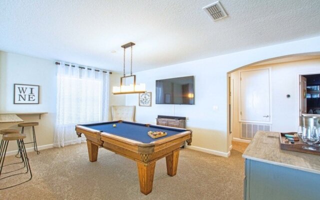 Storey Lake-5 Bedrooms home w/pool-1650ST