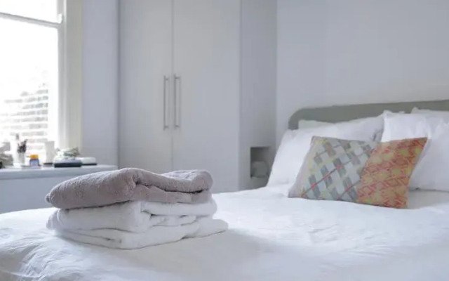 Lovely 1-bed Notting Hill Home