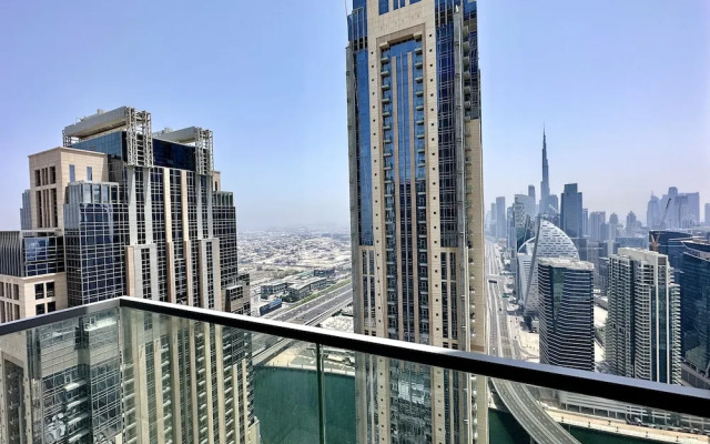 Lux BnB Amna Tower Burj Views
