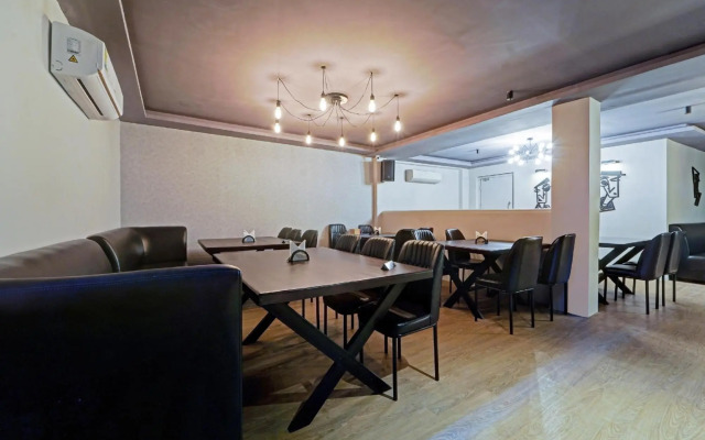 OYO Townhouse 1090 Fantasea Hotels