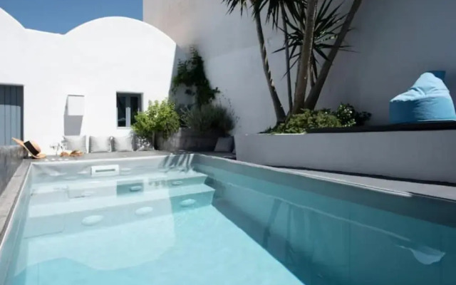 Onirondas Villas Dom Style in Fira City