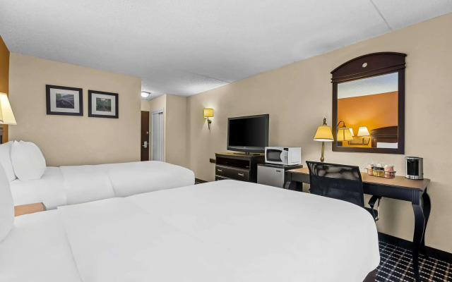 Comfort Inn & Suites Somerset - New Brunswick