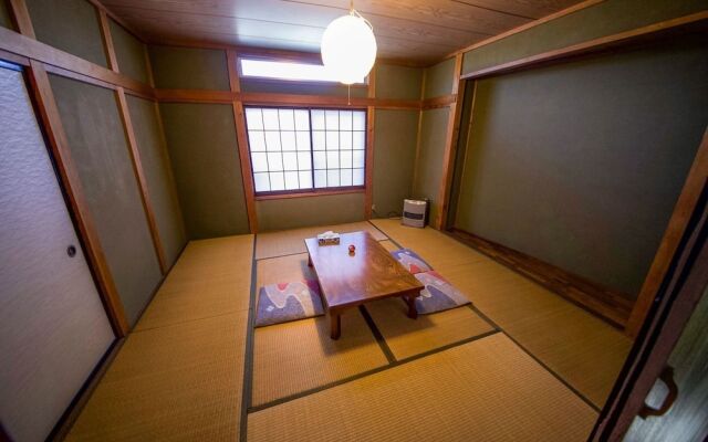 Guesthouse Asobi Factory - Hostel