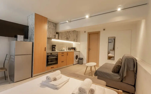 Athens Plaka Family Suites