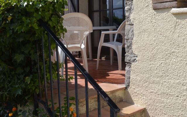 Cozy Holiday Home in L'Estartit with Swimming Pool