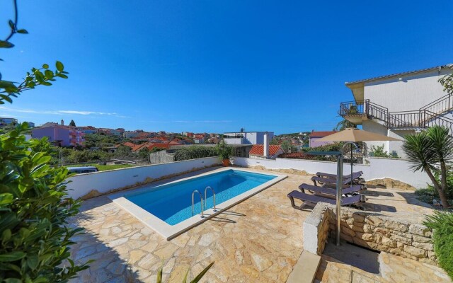 Stunning Home in Okrug Gornji With 4 Bedrooms, Internet and Outdoor Swimming Pool