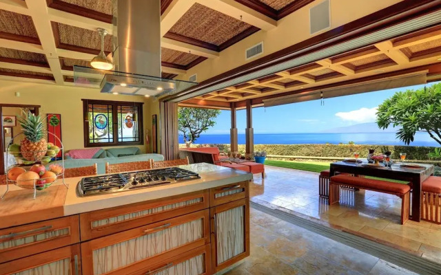 Aloha Spirit Maui 2 Bedroom Home by RedAwning