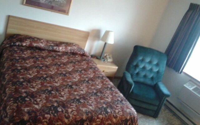 Lincoln Host Motor Inn