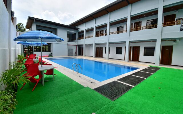 Charms Hotel