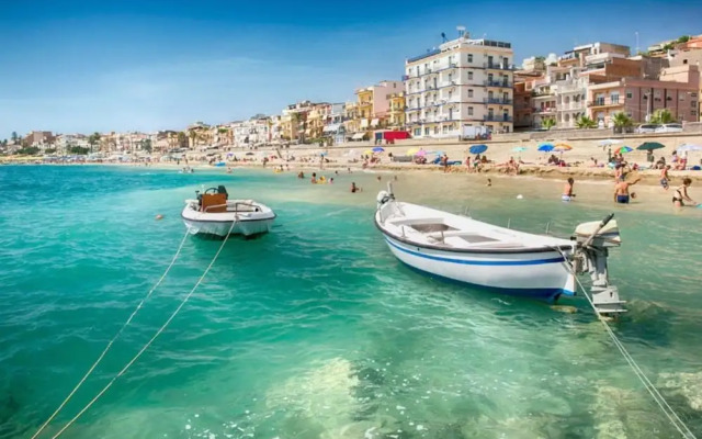 House Front Beach 300mt From Sea