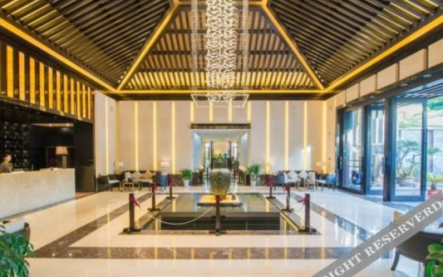 Yihe Funiu Shanju Hot Spring  Hotel