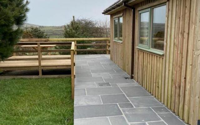 Rural Wood Cabin - less than 3 miles from St Ives