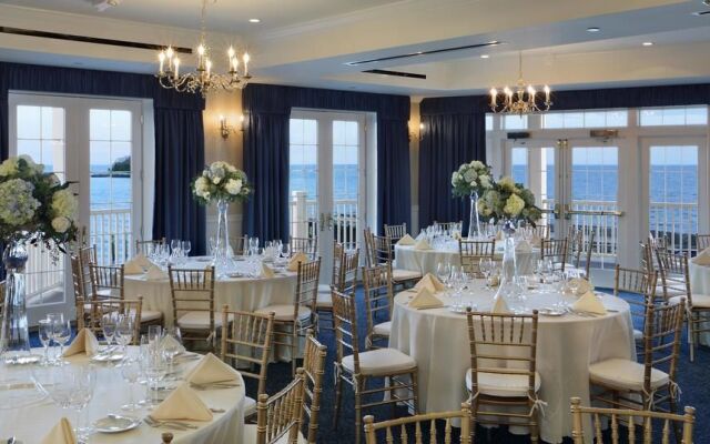 Madison Beach Hotel, Curio Collection by Hilton