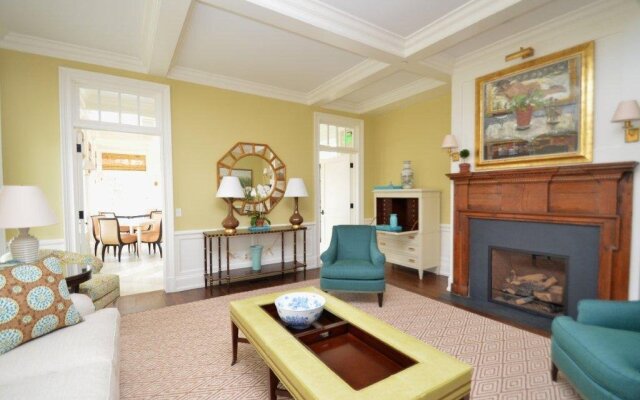 The Quogue Club at Hallock House