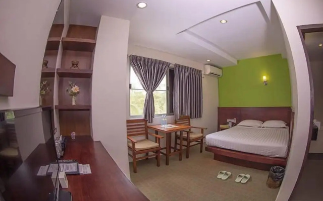 Green Paradise Hotel
