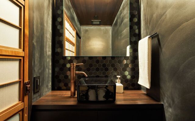 Kyoto Urushiro Wakasaya