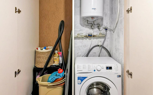 Bright Modern 2BD Apartment with Panoramic View