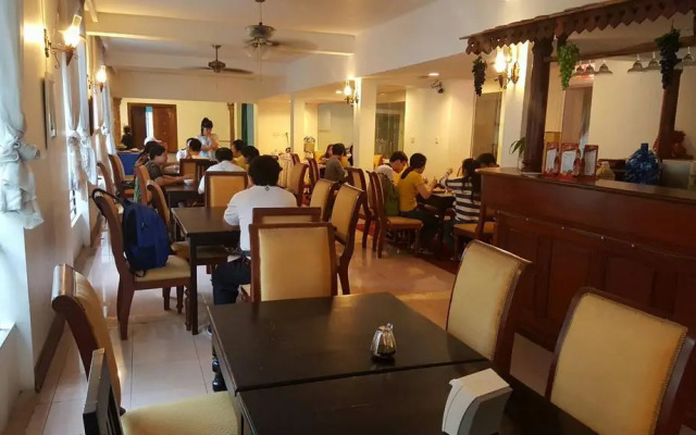 Angkor Riverside Hotel
