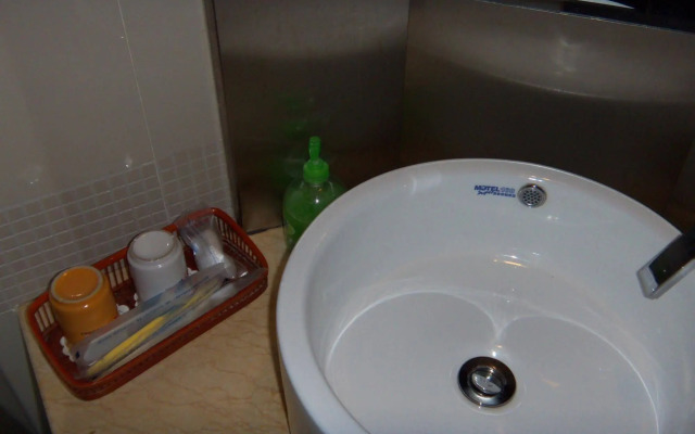 Motel 168 Wenzhou Yongning Road Branch