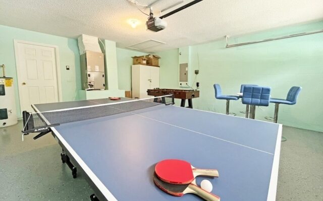 Lakeside Sunset 3 Bedroom by RedAwning