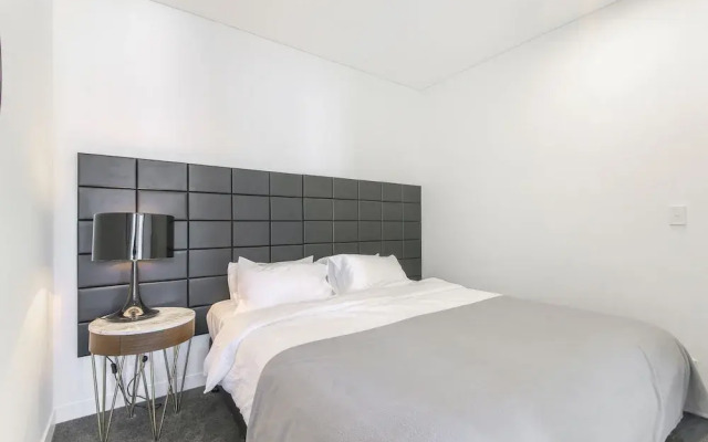 2 Bedroom Modern Apartment in Chatswood