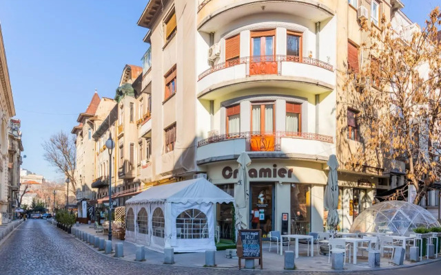 New Studio Carturesti - Magheru -City Center