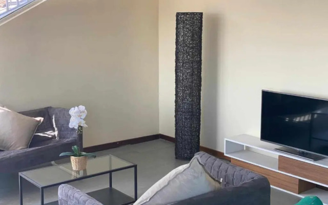 12 Octubre Residence