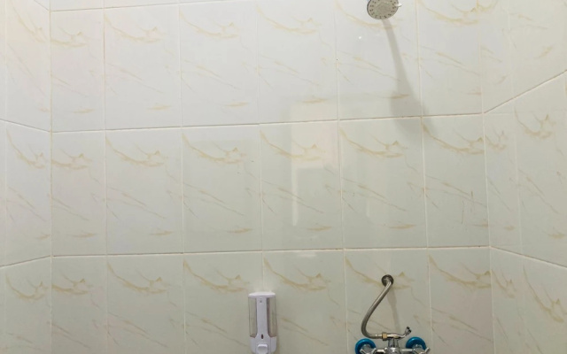 RedDoorz near Paragon Mall Semarang 2 – Bathroom – Semarang