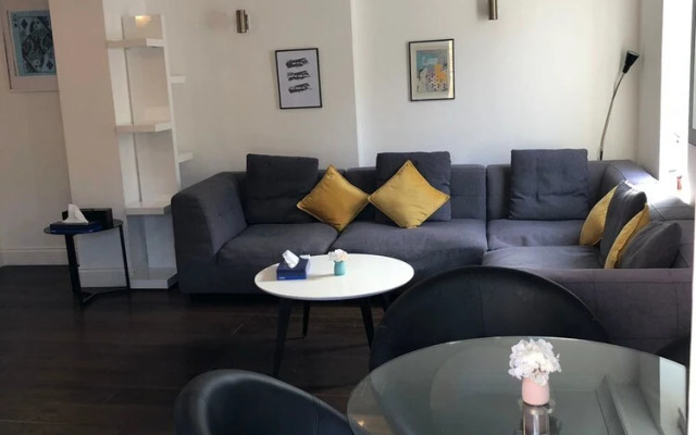 Hans road Apartment