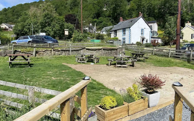 OYO Glyn Valley Hotel