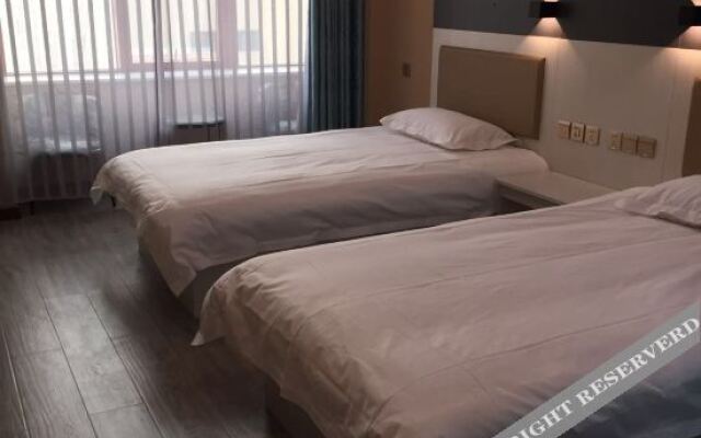 Grape Hotel (Raoyang Credit Commercial Building)