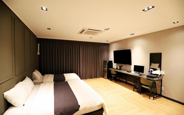 Dongducheon Hotel The Gray
