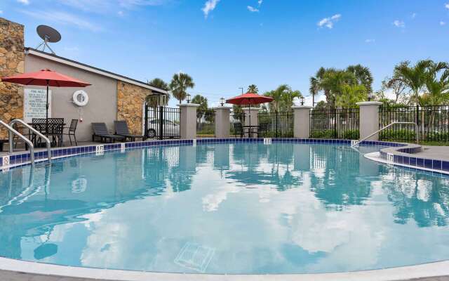 Super 8 by Wyndham Kissimmee-Orlando