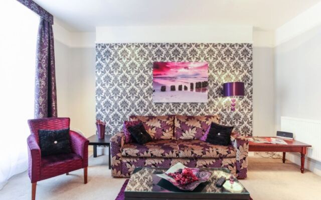 1-bedroom modern flat just off Oxford st