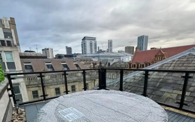 Leeds Apt - Hottub - Sleeps 6 - Special Occasions