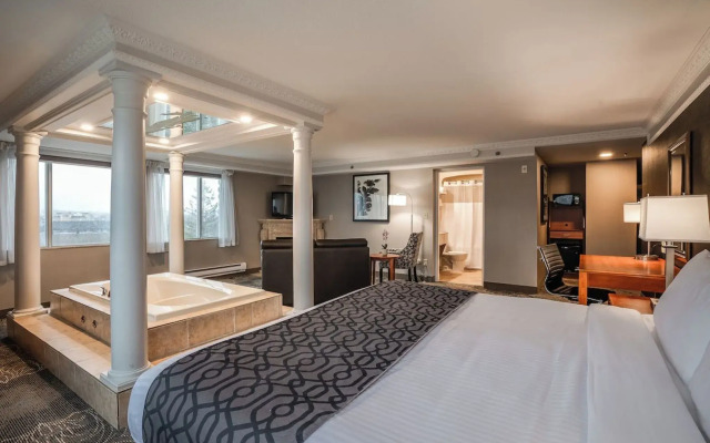 Monte Carlo Inn Barrie Suites