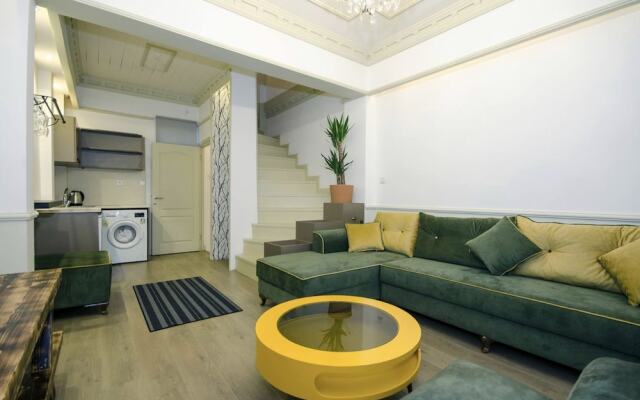 Stylish Triplex House Balat