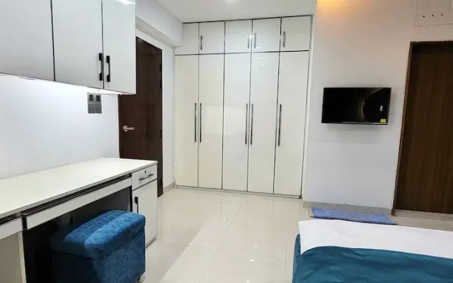 Luxurious 3-bhk Highly Secured & Close to Airport