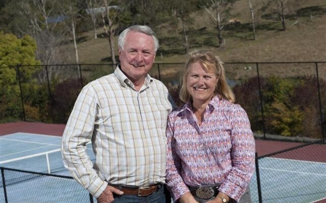 Jacaranda Creek Farmstay and Bed and Breakfast