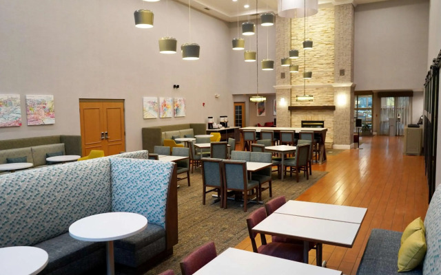 Hampton Inn & Suites Chicago/Aurora
