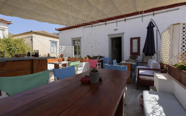 Mastoris Mansion