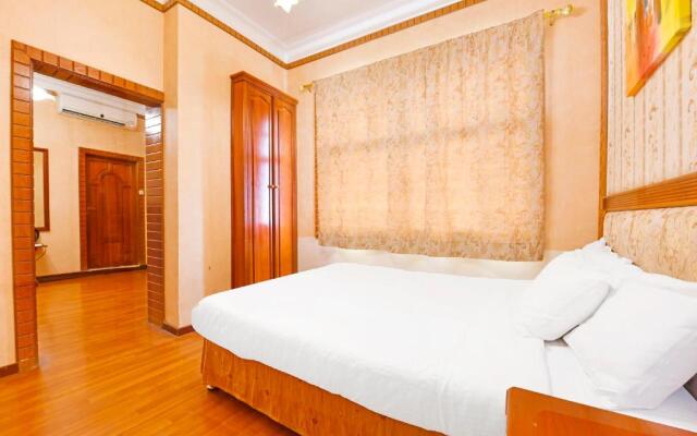 Moon Plaza Hotel
