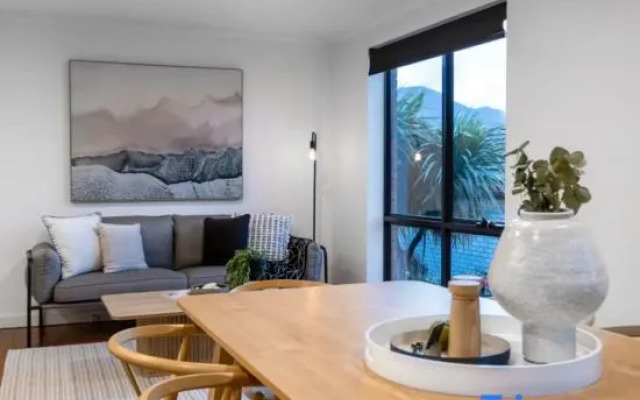 Lipscombe Mt Wellington view luxury house