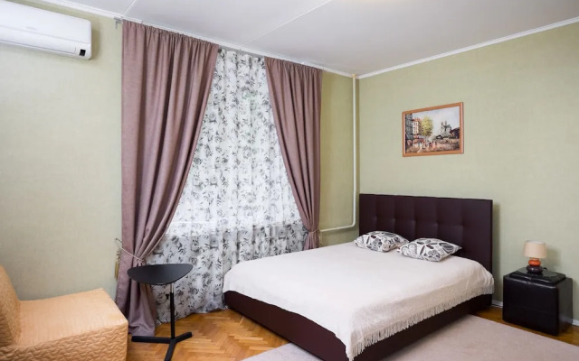 Апартаменты Moskva4you, Украинский бульвар, 6