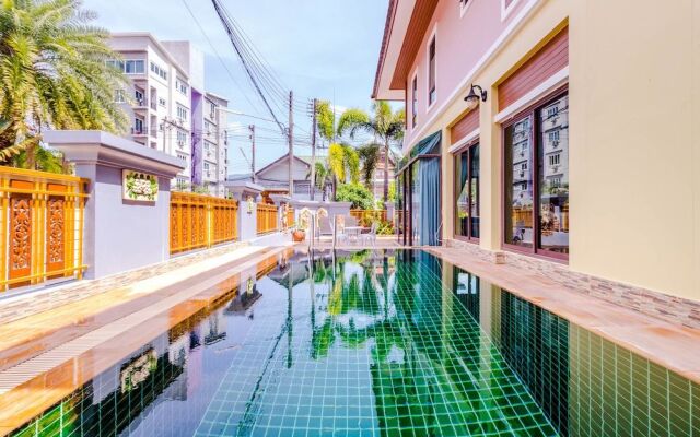 3 Bedrooms Pool Villa Walk to Patong