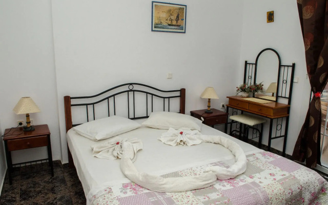 Yannis Pothoulakis Apartments