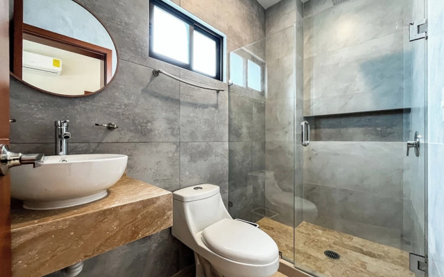 Makeva Condos - Near Malecon